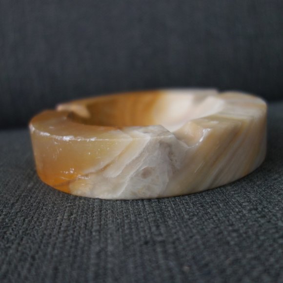 Nice Ash Tray - Picture 5 of 9